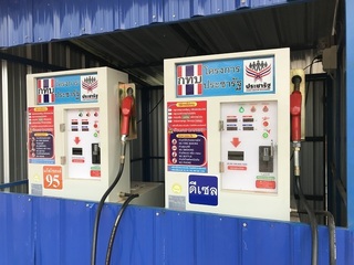 ガソリンの自販機