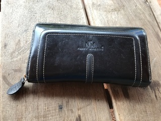 ファスナー式の財布
